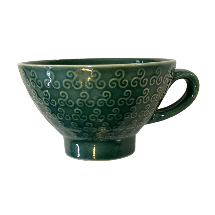 緑色のトリスケル柄ボレ